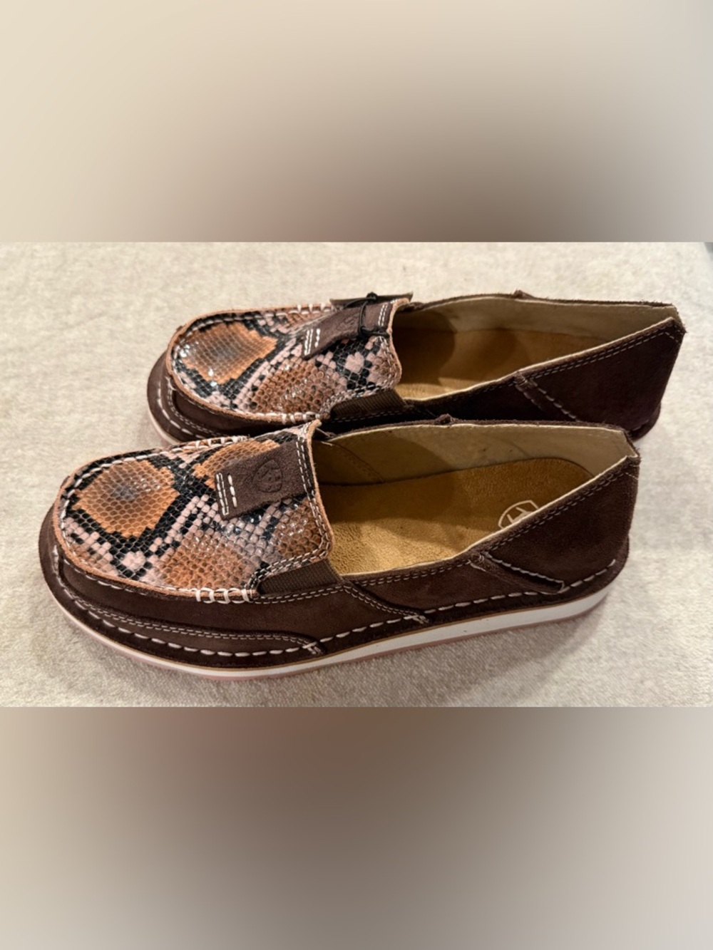 Ariat Brown Snake-Pattern Slip-On Loafers. Size 6. Brand New w/ Tags. - Picture 4 of 6